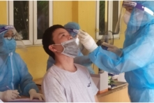 COVID-19 tại Việt Nam ngày 18/12: Gần 16,000 ca nhiễm mới, lần đầu vượt 10,000 F0 cộng đồng, Hà Nội xem xét dừng dịch vụ không thiết yếu