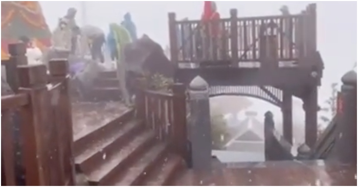 Việt Nam: Rét đậm, rét hại bao trùm Lào Cai, mưa tuyết xuất hiện trên đỉnh Fansipan