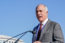 Các TNS muốn giám sát chặt hơn các công ty Mỹ đang muốn đầu tư vào Trung Quốc