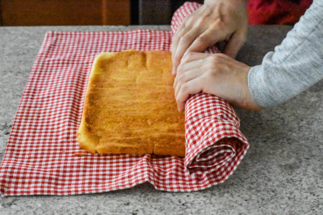 Cách làm bánh Bûche de Noël ngon tuyệt hảo