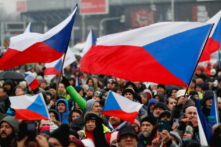 Hàng ngàn người biểu tình ở Praha vì lệnh bắt buộc chích ngừa COVID-19