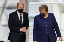 Đức tuyên bố phong tỏa toàn quốc đối với những người chưa chích ngừa