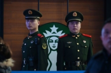 Trung Quốc điều tra Starbucks về nguyên liệu hết hạn, nhắm vào Hoa Kỳ
