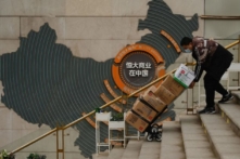 Nền kinh tế trượt dốc, chính quyền Trung Quốc tìm kiếm ‘sự ổn định’