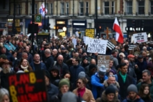 Biểu tình nổ ra trên khắp Âu Châu vì các quy định COVID-19 mới nhất