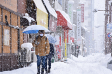 Nhật Bản hủy hơn 100 chuyến bay nội địa vì tuyết rơi nặng hạt