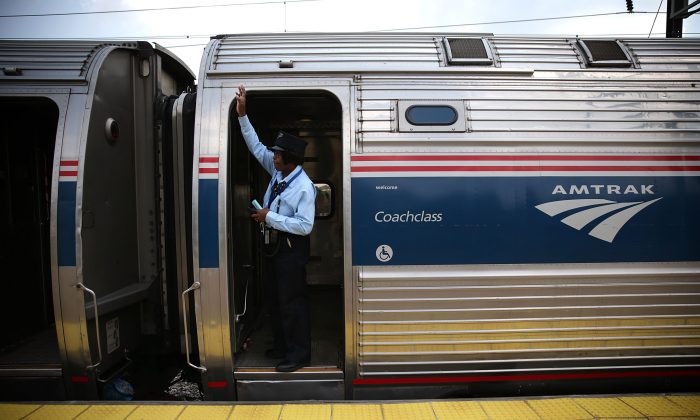 Amtrak tạm hoãn lệnh bắt buộc chích vaccine COVID-19 cho nhân viên