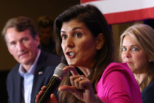 Món quà Giáng Sinh bà Nikki Haley dành tặng Hoa Kỳ