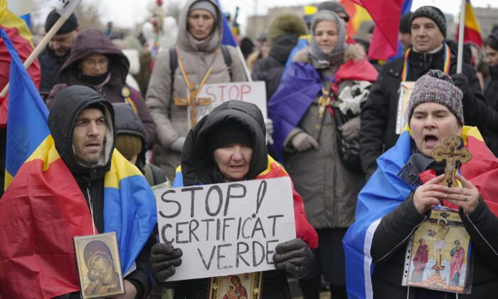Romania: Biểu tình phản đối giấy thông hành vaccine COVID-19