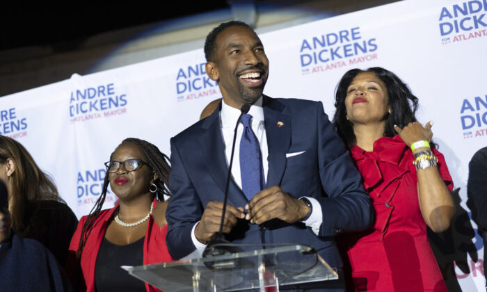 Ông Andre Dickens được bầu làm thị trưởng Atlanta