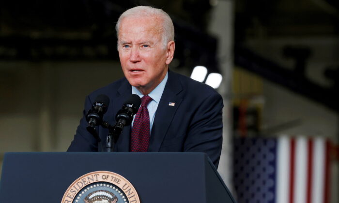 Tòa án cho phép lệnh bắt buộc chích ngừa của TT Biden có hiệu lực với doanh nghiệp tư nhân