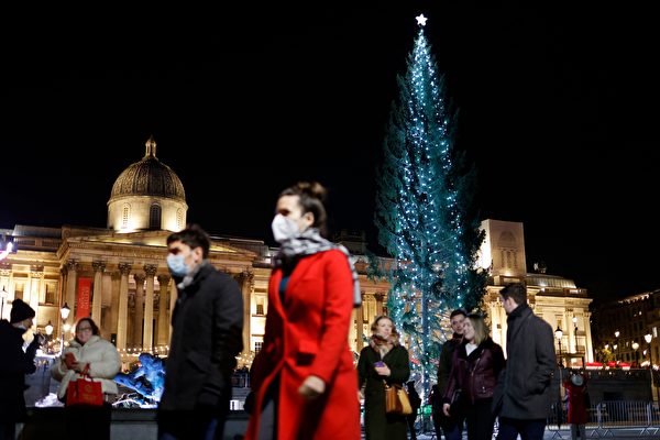 Loạt ảnh: Lễ thắp sáng cây thông Noel tại Quảng trường Trafalgar, London