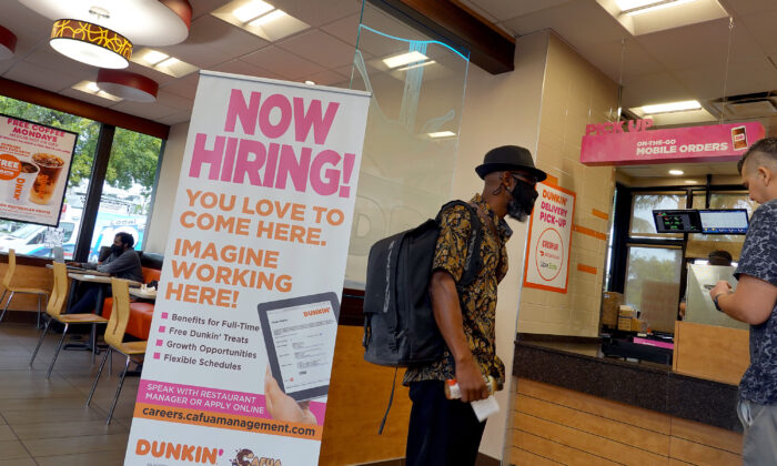 ‘Thiếu lao động nghiêm trọng’ trong bối cảnh số cơ hội việc làm ở mức gần kỷ lục ở Hoa Kỳ