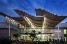 Newport Beach bổ nhiệm thị trưởng mới và thị trưởng tạm thời