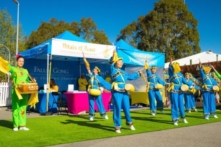 Sự kiện Giáng Sinh ở Tây Úc cấm một nhóm diễn hành vì lo ngại Bắc Kinh