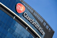 Nhà khoa học Trung Quốc thứ ba nhận tội đánh cắp bí mật thương mại từ hãng dược GlaxoSmithKline