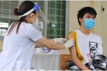 Việt Nam ngày 29/1: Hơn 15,000 ca nhiễm mới, thời gian điều trị F0 tại nhà còn 7 ngày, BOT xa lộ Hà Nội giảm phí từ tháng 2