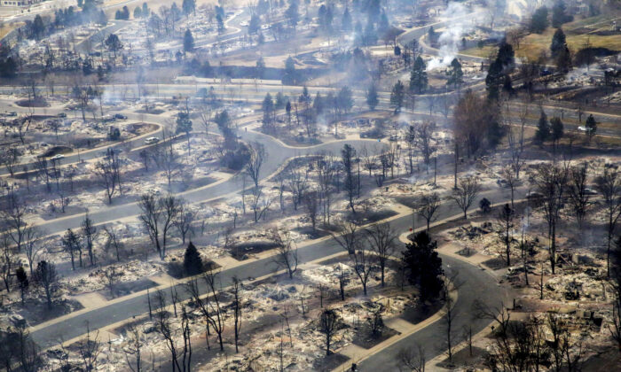 Giới chức Colorado tiết lộ nguyên nhân khả thi của vụ cháy rừng dữ dội