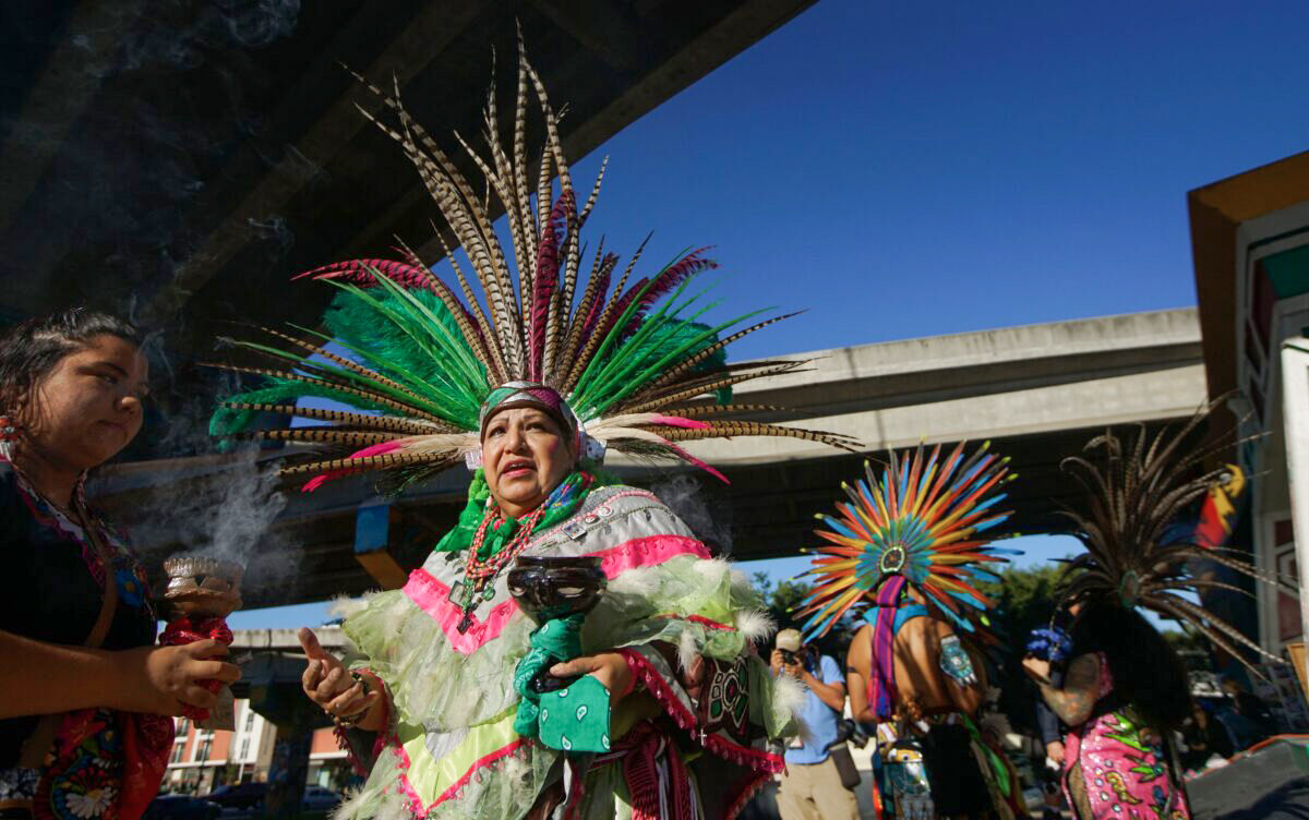 Các bậc cha mẹ kiện California vì yêu cầu giảng dạy lời cầu nguyện Aztec ở các trường công lập