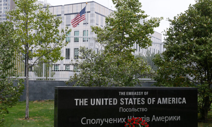 ​​Bộ Ngoại giao Hoa Kỳ ra lệnh cho các gia đình nhân viên đại sứ quán rời Kyiv
