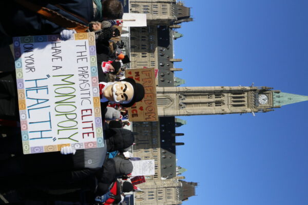 Loạt ảnh: Cuộc biểu tình xe tải Freedom Convoy ở Ottawa, Canada