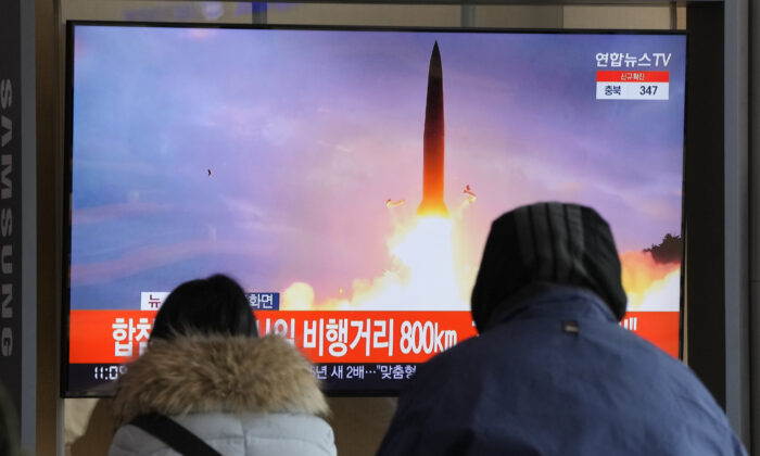 Bắc Hàn tiếp tục diễn tập chiến tranh, phóng hỏa tiễn mạnh nhất trong nhiều năm
