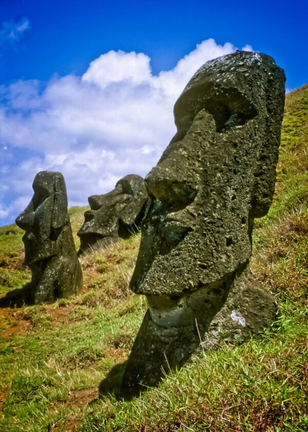 Đảo Phục Sinh: Vùng đất của những người khổng lồ bằng đá huyền bí