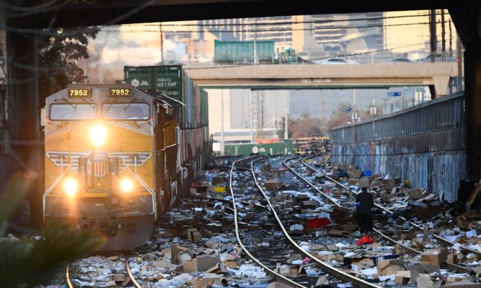 Các vụ cướp tàu khiến Union Pacific, các công ty vận chuyển cân nhắc việc tránh Los Angeles