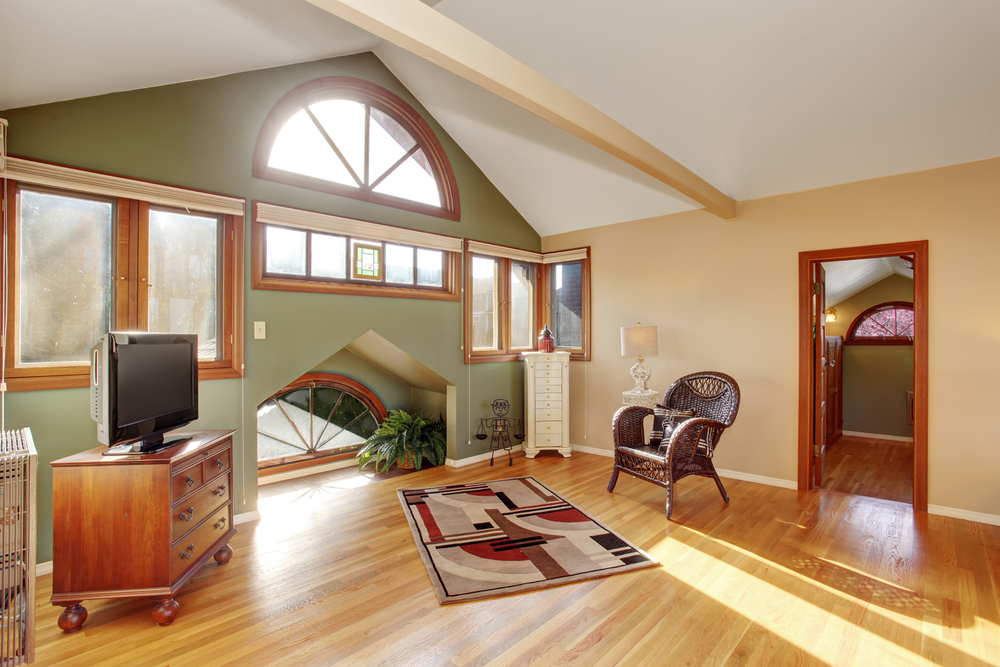Bảo quản sàn gỗ lâu bền bóng đẹp bằng nước tẩy sàn tự chế tại nhà 