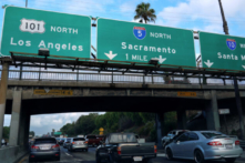 General Motors Co. cho biết sẽ tuân thủ các tiêu chuẩn về khí thải xe hơi của California