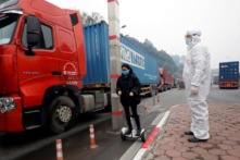 Việt Nam kêu gọi Trung Quốc nới lỏng biên giới trong bối cảnh hàng hóa ùn tắc do chính sách ‘zero COVID’