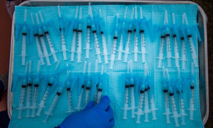 Nghiên cứu: Hiệu quả vaccine suy giảm đối với biến thể Omicron