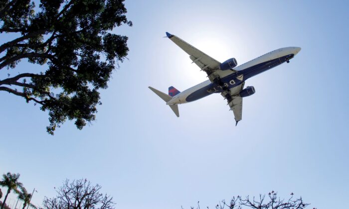 Các hãng hàng không hủy, đổi lịch nhiều chuyến bay giữa những lo ngại về việc khai triển công nghệ 5G