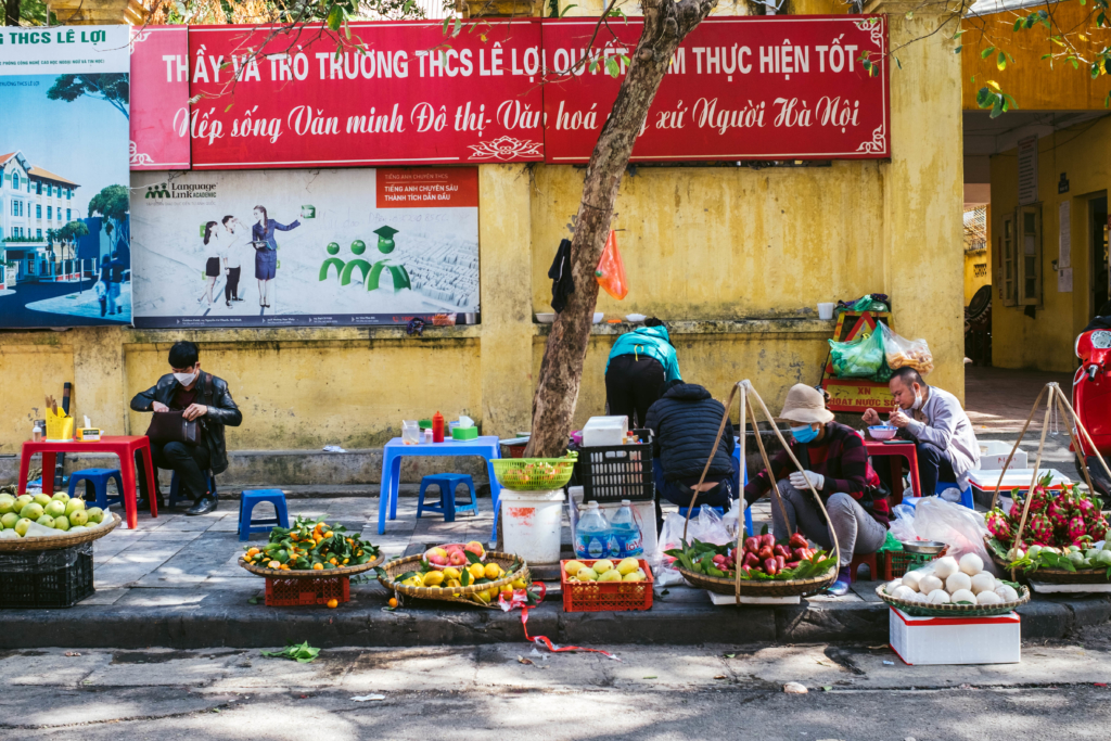 Chợ Tết đìu hiu vì COVID