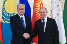 Tổng thống Kazakhstan cho biết quân đội Nga bắt đầu rút khỏi Kazakhstan sau 2 ngày nữa