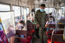 Philippines áp đặt chính sách ‘không chích ngừa, không lên xe’