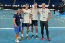 Djokovic trở lại tập luyện sau khi tòa án đảo ngược việc hủy thị thực ở Úc