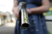 Giá xăng tại Anh và EU tăng cao kỷ lục trong bối cảnh Nga gây bất ổn ở Ukraine