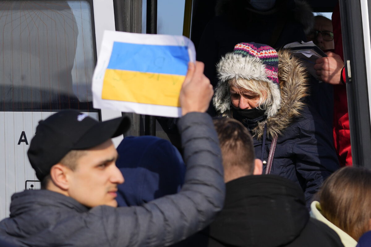 Các nước láng giềng Âu Châu tăng cường hỗ trợ Ukraine trước hành động bạo lực của Nga