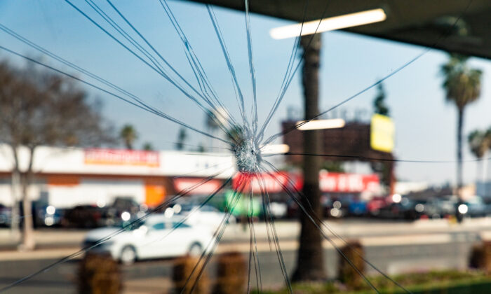 Nam California hứng chịu các vụ đập phá và cướp bóc trong  tháng Một