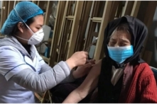 Việt Nam ngày 6/2: Số ca nhiễm tăng mạnh, đỉnh Fansipan xuất hiện mưa lẫn tuyết