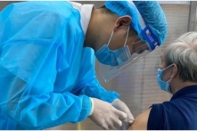 Việt Nam ngày 8/2: Số ca nhiễm mới tăng cao đột ngột, vaccine Covivac thử nghiệm giai đoạn 3, xe ôm công nghệ Hà Nội hoạt động trở lại