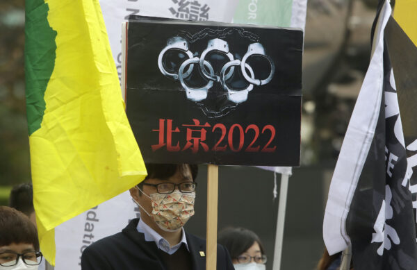 Bộ Ngoại giao Trung Quốc cáo buộc Hoa Kỳ lôi kéo vận động viên phá hoại Thế vận hội