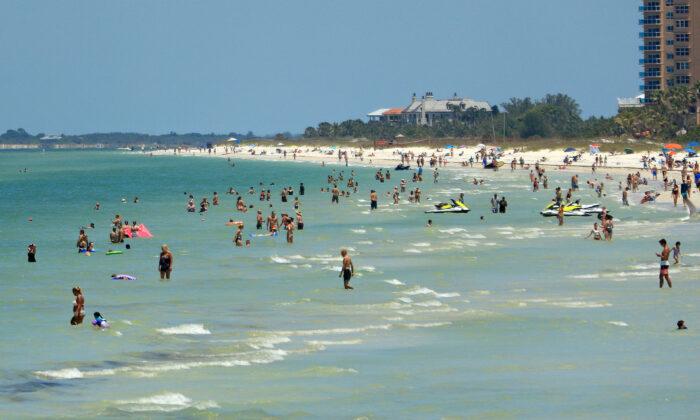 Florida lập kỷ lục về du lịch năm 2021
