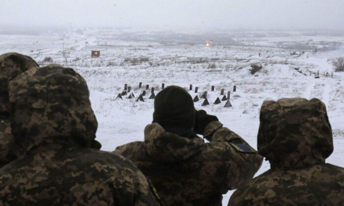 Tổng thống Putin ra lệnh cho quân đội Nga tiến vào các khu vực ly khai của Ukraine