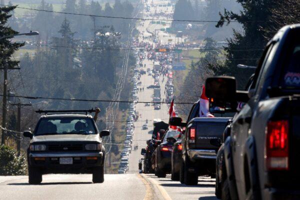 Tài xế xe tải vượt vòng phong tỏa vào giao lộ biên giới British Columbia-Hoa Thịnh Đốn: ‘Tôi còn ở đây lâu dài’