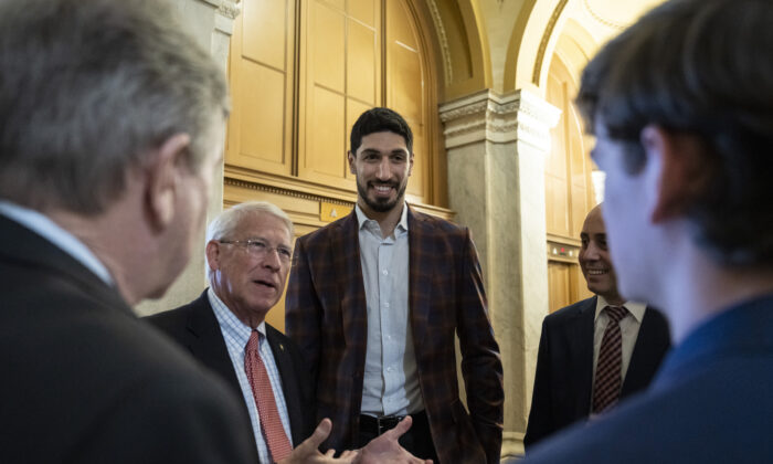 Cầu thủ Enes Kanter Freedom sẽ không ngừng lên tiếng về hành vi lạm dụng nhân quyền của ĐCSTQ