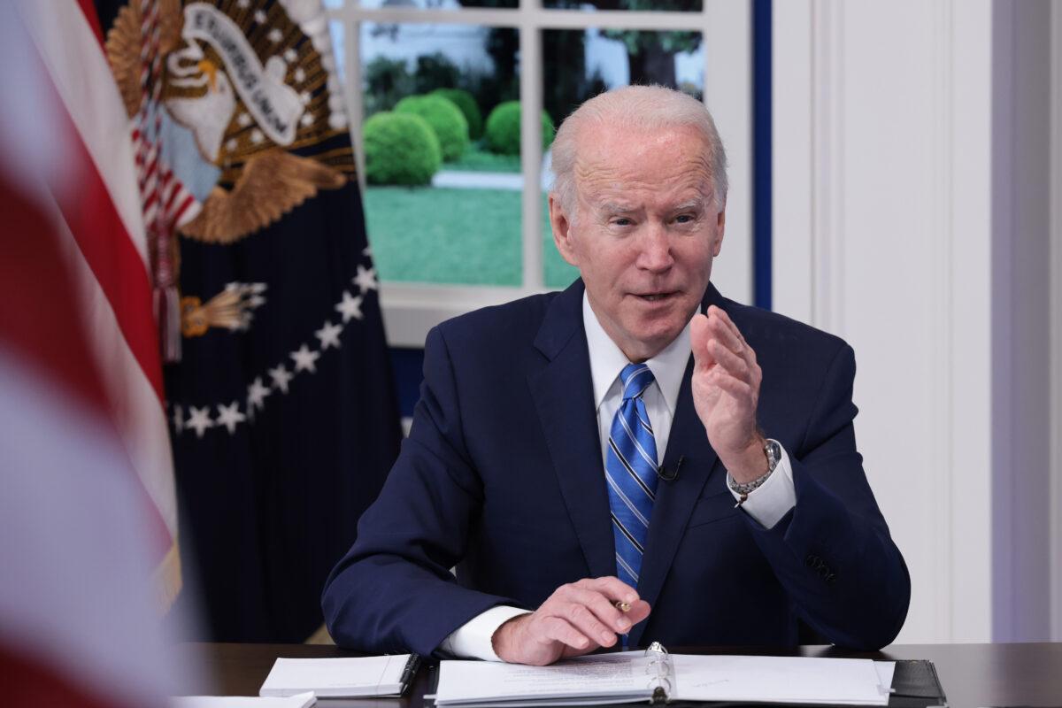 Tổng thống Biden muốn ‘thức tỉnh’ bác sĩ của quý vị