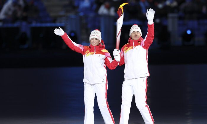 Bắc Kinh bị chỉ trích vì sử dụng VĐV người Duy Ngô Nhĩ trong lễ khai mạc Thế vận hội