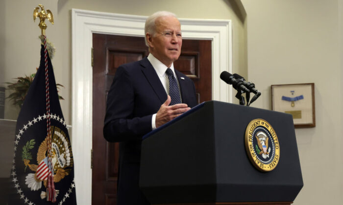 Các nhà lập pháp hối thúc TT Biden có sự cho phép của Quốc hội trước khi điều quân ở Ukraine